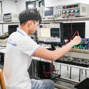 MODULE BỘ THÍ NGHIỆM ĐIỆN TỬ CƠ BẢN CÓ KẾT NỐI MÁY TÍNH