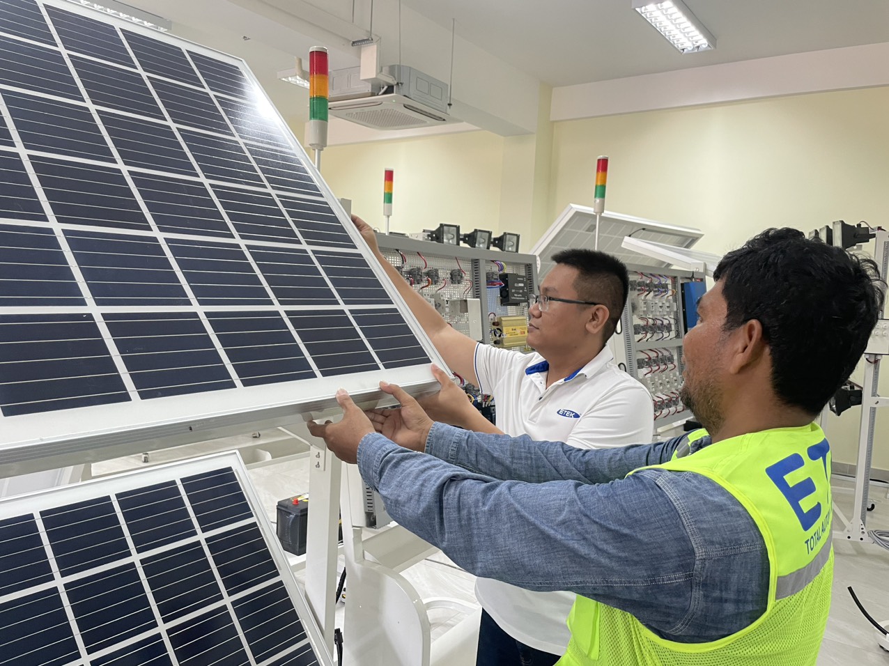 thiết bị đào tạo năng lượng