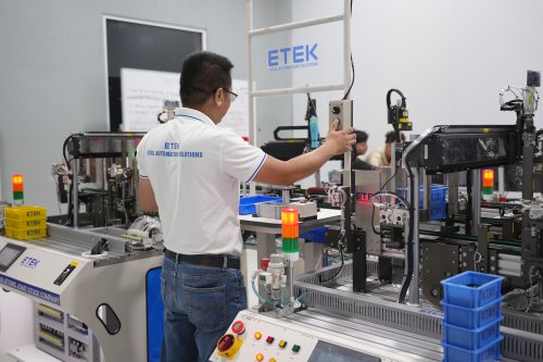 thiết bị đào tạo