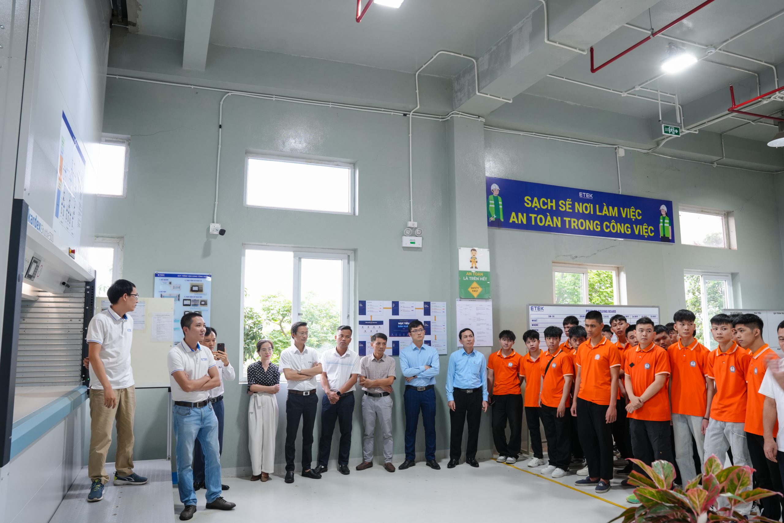 Giáo dục thời đại